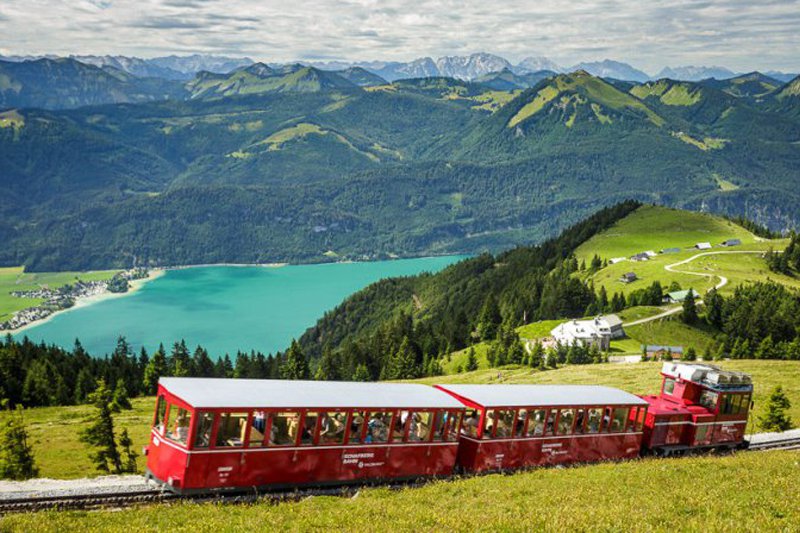 Alpská rozprávka - lokomotívou na horu Schafberg a krása alpského jazera