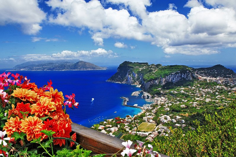 Južné Taliansko - ostrov Capri, Neapol, sopka Vezuv, Pompeje LETECKY