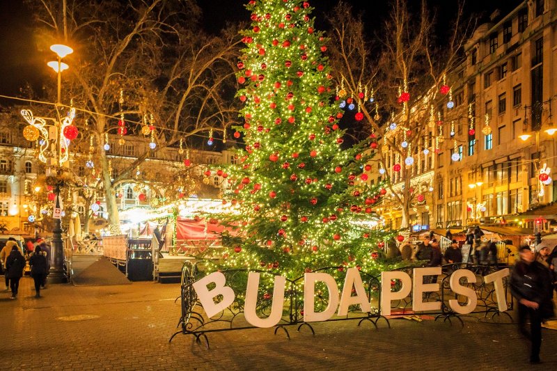 Vianočná Budapešť s plavbou a s možnosťou oddychu v Széchenyiho kúpeloch