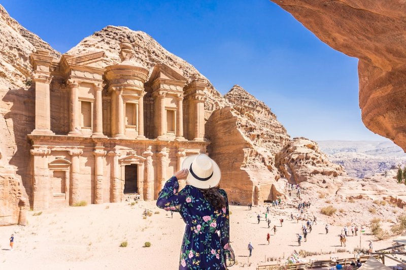 Tajomné Jordánsko, Mŕtve more, skalné mesto Petra a púšť Wadi Rum LETECKY