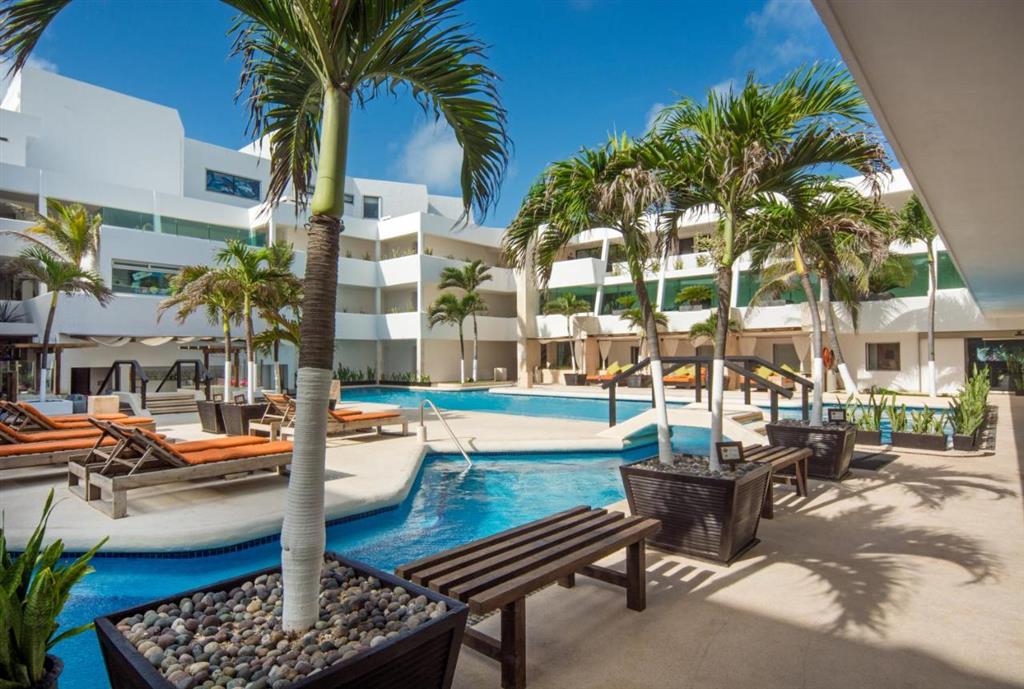 Flamingo Cancun Resort - 11