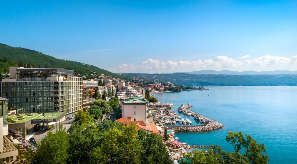 Týždeň na Opatijskej riviére s vlastnou dopravou a polpenziou - Grand Hotel Adriatic 