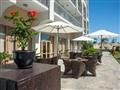 Bulharsko - Slnečné pobrežie - Hotel Viand - bar v záhrade