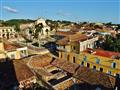 Pohľad na chránené hlavné námestie. Je to tu úplné iné ako v Cienfuegos a v Havane. foto: Ľubor Kuče
