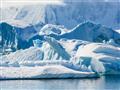 A teraz si predstavte, že pod hladinou je ľadovec aj 4x väčší. foto: Pavel Fellner – BUBO