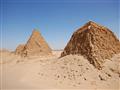Šplháme sa na vrchol pyramídy. V Egypte boli na vrchole Zikmund s Hanzelkom, ale dnes to už nejde. M