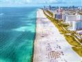 Miami Beach má okrem tyrkysových pláži aj biely piesok.