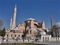 Hagia Sofia bola kresťanskou, byzantskou bazilikou, mešitou, neskôr múzeom a dnes sa znovu premenila