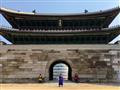 Brána Sungnyemun bola kedysi najdôležitejšou vstupnou bránou do mesta Soul.
foto: Martin ŠIMKO - BUB