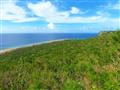 Ritidian Point. Severná časť ostrova ukrýva v sebe krásne pláže a ešte krajšiu prírodu. foto: Marek 