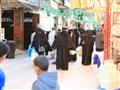 Saudské ženy na nákupoch. Sprievodca vysvetlí, kde sa tieto čierne burky vzali.