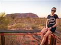 Deň zakončíme pohľadom na zapadajúce slnko a meniacu sa farbu Uluru. Jedny z najkrajších západov sln