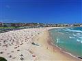 Najznámejšia austrálska pláž - Bondi. Sem sa chodia kúpať a surfovať všetci, ktorí chcú trošku priču