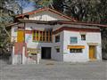 V zenskej Ani Gompe všetkému dominujú malé domčeky v bielo-žltých farbách a absolútny kľud. foto: To