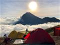 Spíme v stanoch nad kalderou sopky Rinjani.
foto?: Robert TARABA — BUBO