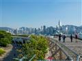Pozrieme si stenu mrakodrapov na ostrove Hong Kong a slávnu promenádu hviezd na brehoch voňavého prí