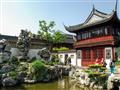 Čínsku tradíciu nám pripomínajú slávne záhrady Yu, ktoré zdobia mesto od 15. storočia. foto: Archív 