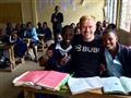 Nové stretnutia a kamarátstva. V Keni sa deti učia po anglicky a svahilsky a tak si aj tí Vaši môžu 