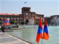 Námestie republiky so svojimi fontánami a budovami je najkrajším miestom Jerevanu. foto: Tomáš Kubuš