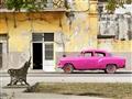 Farebné zákutia. Havana je koloniálna, krásna, revolučná, ošarpaná! Bude baviť každého.