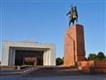 Na námestí Ala Too v Biškeku kedysi stál Lenin, dnes tu je bájny hrdina Manas z rovnomenného eposu. 
