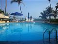 Bazén nášho hotela, ktorý je priamo na pláži Karibiku. Oddych s karibským rumom, ktorý je sladší než