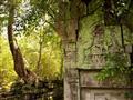 Tajný chrám Angkoru. Reliéf hinduistického boha, ktorý sa vezie na nosorožcovi. Fotografia: Luboš Fe