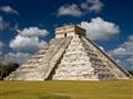 Tajomná pyramída boha Kukulkána je len na skok od Karibiku. Chichen Itzá sa zapísalo medzi 7 novodob