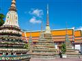 Chrámový komplex Wat Pho patrí k najkrajším v celom Bangkoku. Prechádzka jeho areálom pripomína siam