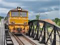 Slávna železnica smrti v Kanchanaburi a ikonický Most cez rieku Kwai. Prejdete sa ním  a ak budeme m