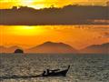 Ešte posledný západ slnka nad Andamanským morom. Do seba nasajete exotickú atmosféru Krabi a môžete 