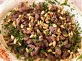 Ochutnáte aj jordánske špeciality? Takto krásne nám naservírujú tradičný hummus s jahňacím mäsom a p