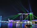 Hra svetiel v singapurskej marine sa začína každý večer