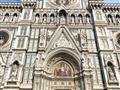 Priečelie Florentskej katedrály, ktorej výstavba bola začatá na zákazku Florentskej republiky 8. sep