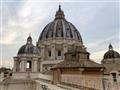 Z kupole chrámu svätého Petra je jeden z najkrajších výhľadov na Rím. Foto: Robert Taraba - BUBO