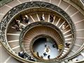 Slávne točité schodisko dopĺňa architektúru vatikánskych múzeí. Foto: Robert Taraba - BUBO