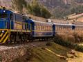 Scénická cesta na Machu Picchu vlakom popri divokej Urubambe.