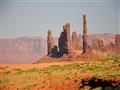Krajina Monument Valley skrýva mnoho nádherných pohľadov a výhľadov