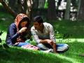 Láska v iránskom parku v tieni Šáhových palácov. foto: Tomáš Kubuš - BUBO