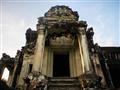 Ako to kedysi v Angkore vlastne vyzeralo? To, čo ostalo stáť, sú paláce a chrámy pre bohov. Angkorsk