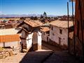 Cusco, mesto, ktoré vyrástlo na inkských základoch, rozložené po okolitých údoliach a z ktorého si Š