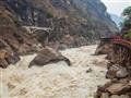 Pereje na hornom toku rieky Yangtze, v Rokline skákajúceho tigra (UNESCO), nám pripomenú, aká majest