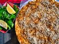 Z Turecka možno poznáte lahmacun, ale skúsili ste ho niekedy s vlašskými orechmi? V Azerbajdžane náj