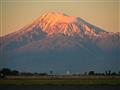 Odlietame z Jerevanu a takéto krásne výhľady na Ararat vás čakajú na letisku. Náš zájazd má v sebe z