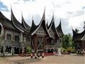 Bukittingi - centrum minangkabauskej kultúry.
foto?: Jozef HARVÁNEK — BUBO