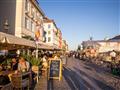 Či už so zapadajúcim slnkom alebo bez neho, Nyhavn má stále svoje čaro.  Nájdete tu mnoho príjemných