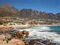 Pod Stolovou horou a Dvanástimi Apoštolmi sa nachádza najznámejšia pláž Camps Bay. Celoročná dovolen
