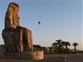 Memnonove kolosy sú obrovské sochy faraóna Amenhotepa III. Sú jednými z najznámejších egyptských mon