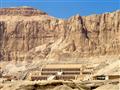 Nasadneme na elektrický vláčik, a presunieme sa do Dér el-Bahrí k zádušnému chrámu kráľovnej Hatšeps
