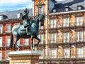 Starobylé štvrte Madridu dýchajú farebnými fasádami
